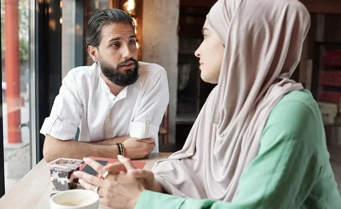 Hirar Soyayya: Yadda Zaku Gina Tattaunawa Mai Daɗi, Mai Zurfi, da Mai Ƙarfafa Alaƙa